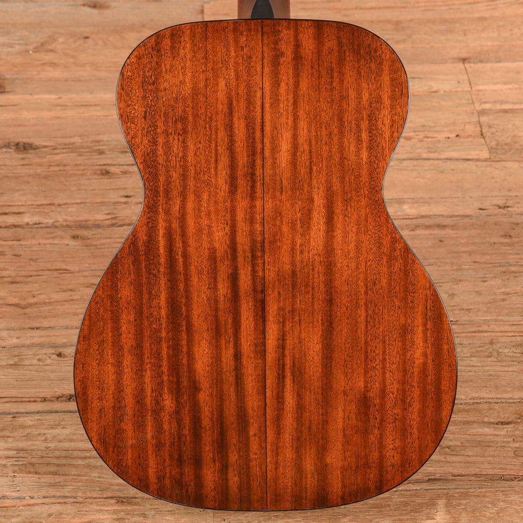 Martin Standard Series 000-18 Natural - View 3 | MusicMarket