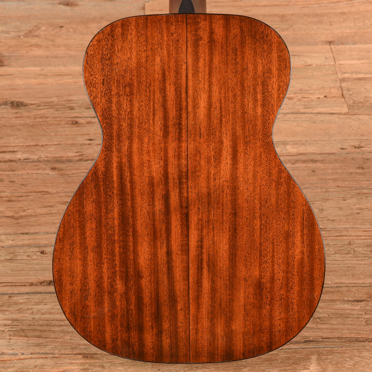 Martin Standard Series 000-18 Natural - View 3 | MusicMarket