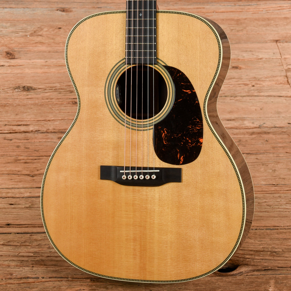 Martin Standard Series 000-28 Natural 2025 - View 2 | MusicMarket