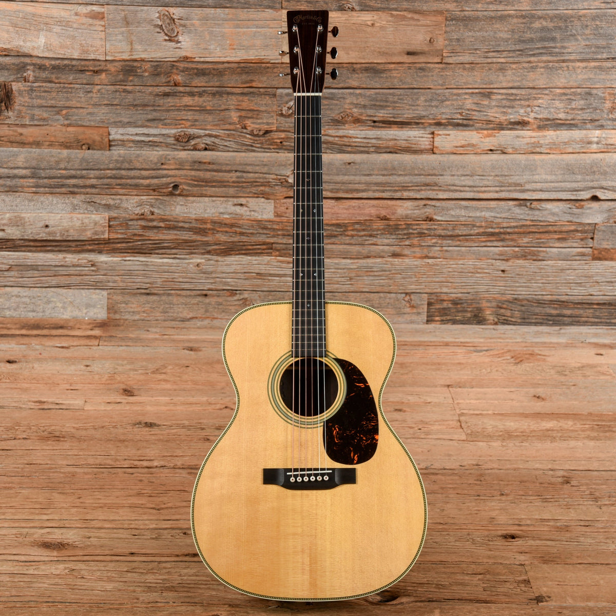 Martin Standard Series 000-28 Natural 2025 - View 4 | MusicMarket