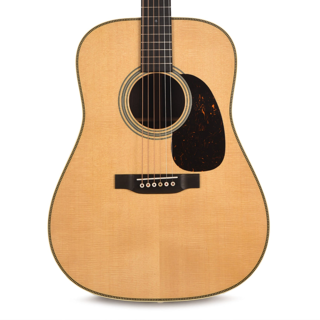 Martin Standard Series HD-28 Spruce/East Indian Rosewood Natural - View 2 | MusicMarket
