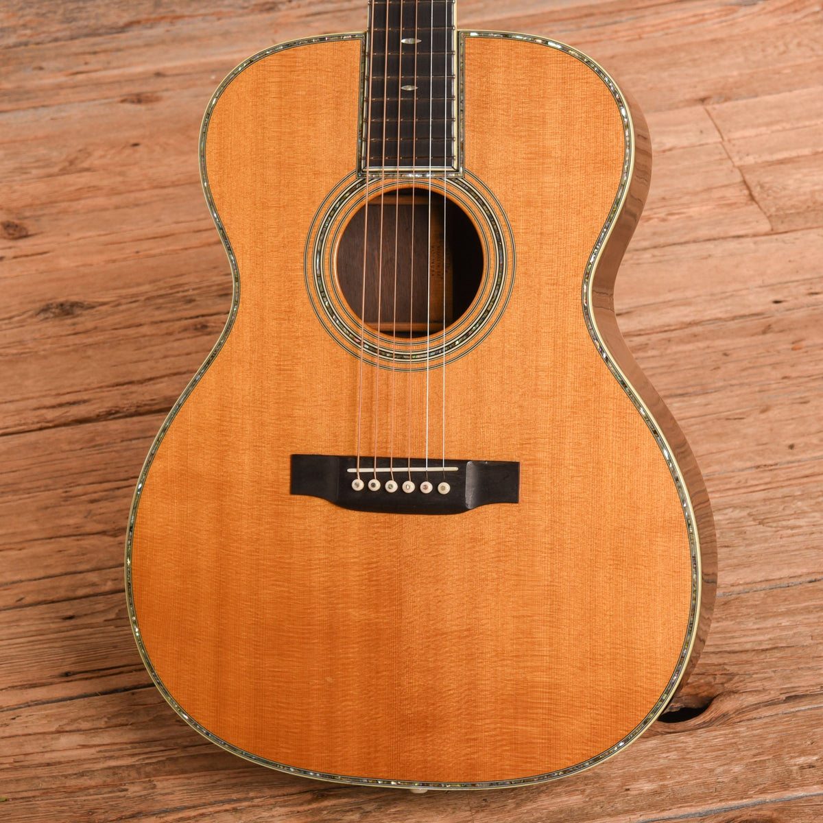 Martin 000-42 Natural 2004 - View 2 | MusicMarket