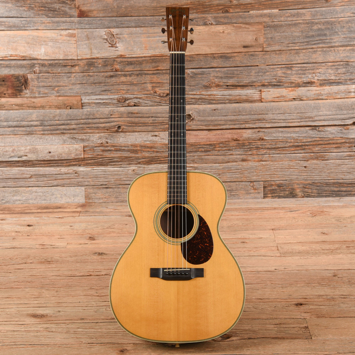 Martin Custom OM-28 VTS Natural 2015 - View 4 | MusicMarket