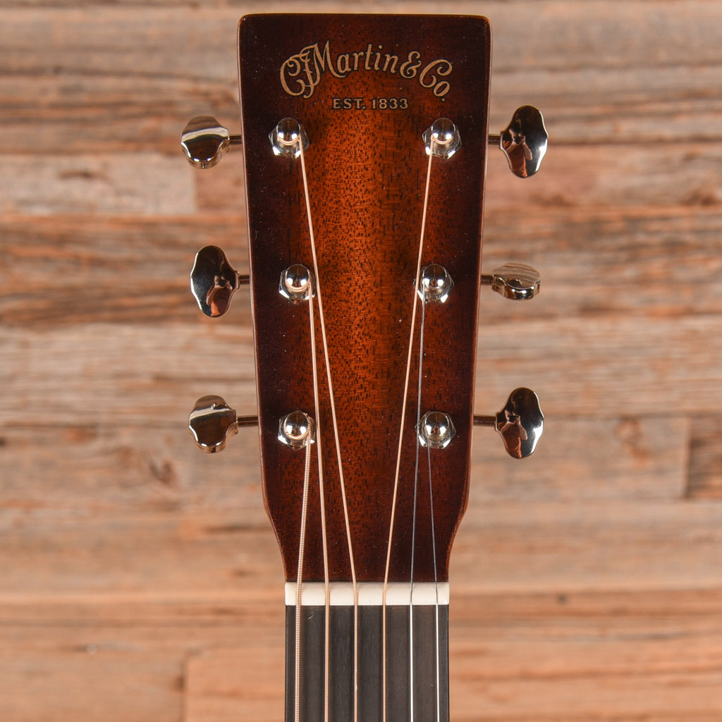Martin Custom Shop 00-18 Style Deep Body Sunburst 2024 - View 6 | MusicMarket
