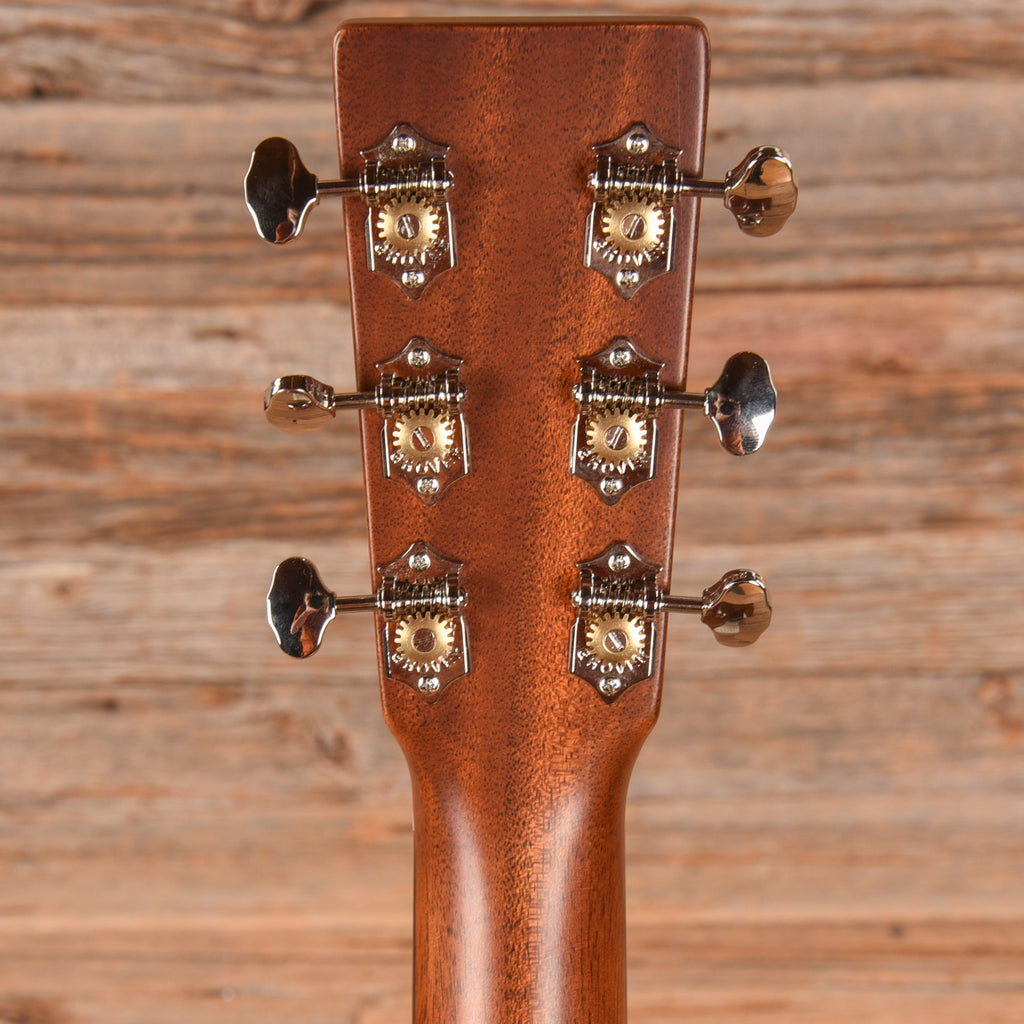 Martin Custom Shop 00-18 Style Deep Body Sunburst 2024 - View 7 | MusicMarket