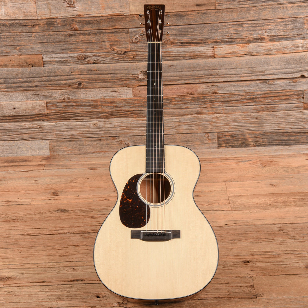 Martin Custom Shop Authentic 000-18 1937 Adirondack/Mahogany Natural 2024 LEFTY - View 4 | MusicMarket