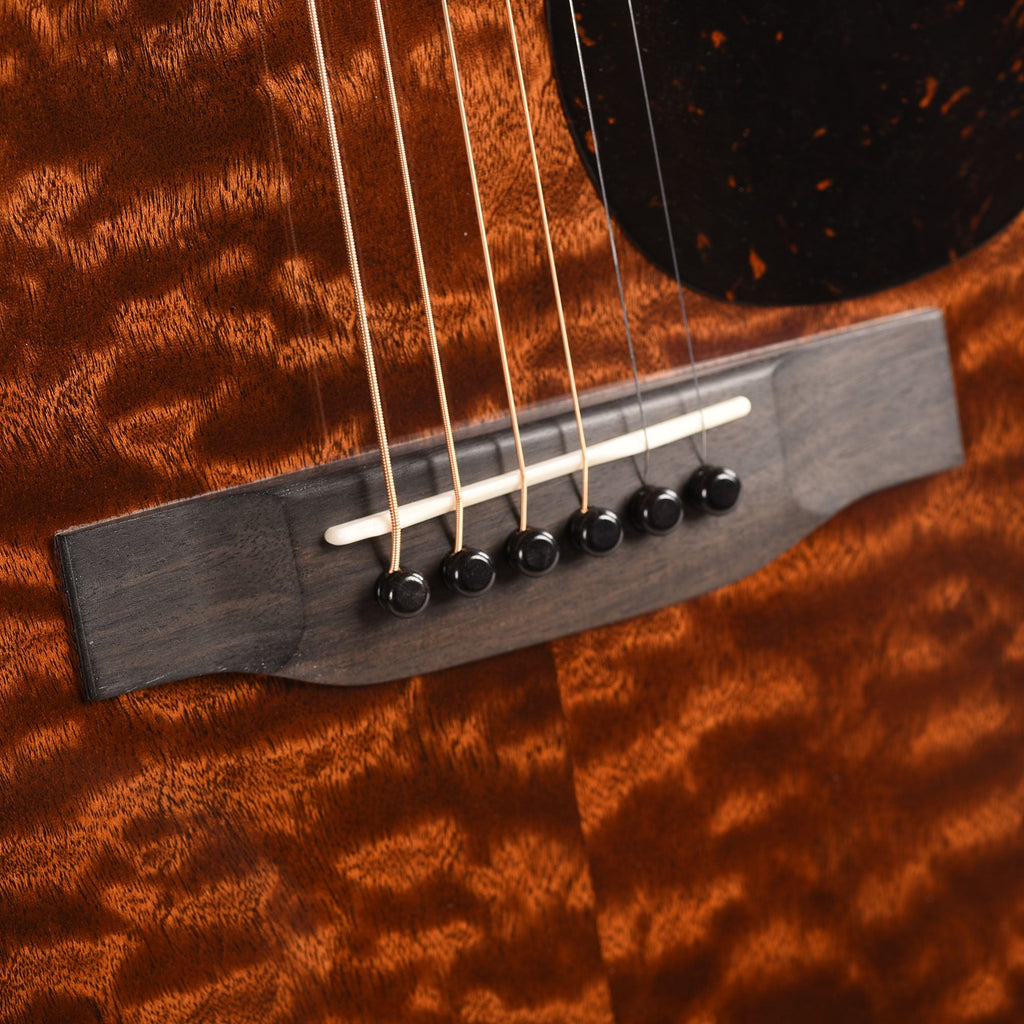Martin Custom Shop OM-18 Style Auditorium Quilted Pommele Sapele/Quilted Pommele Sapele Natural - View 10 | MusicMarket