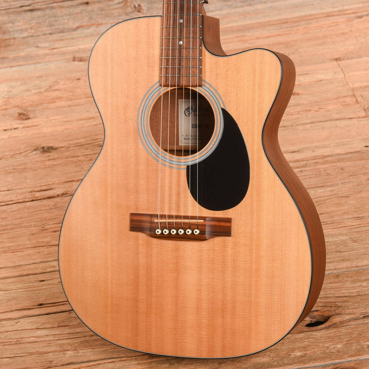 Martin OMC-1E Natural 2010 - View 2 | MusicMarket
