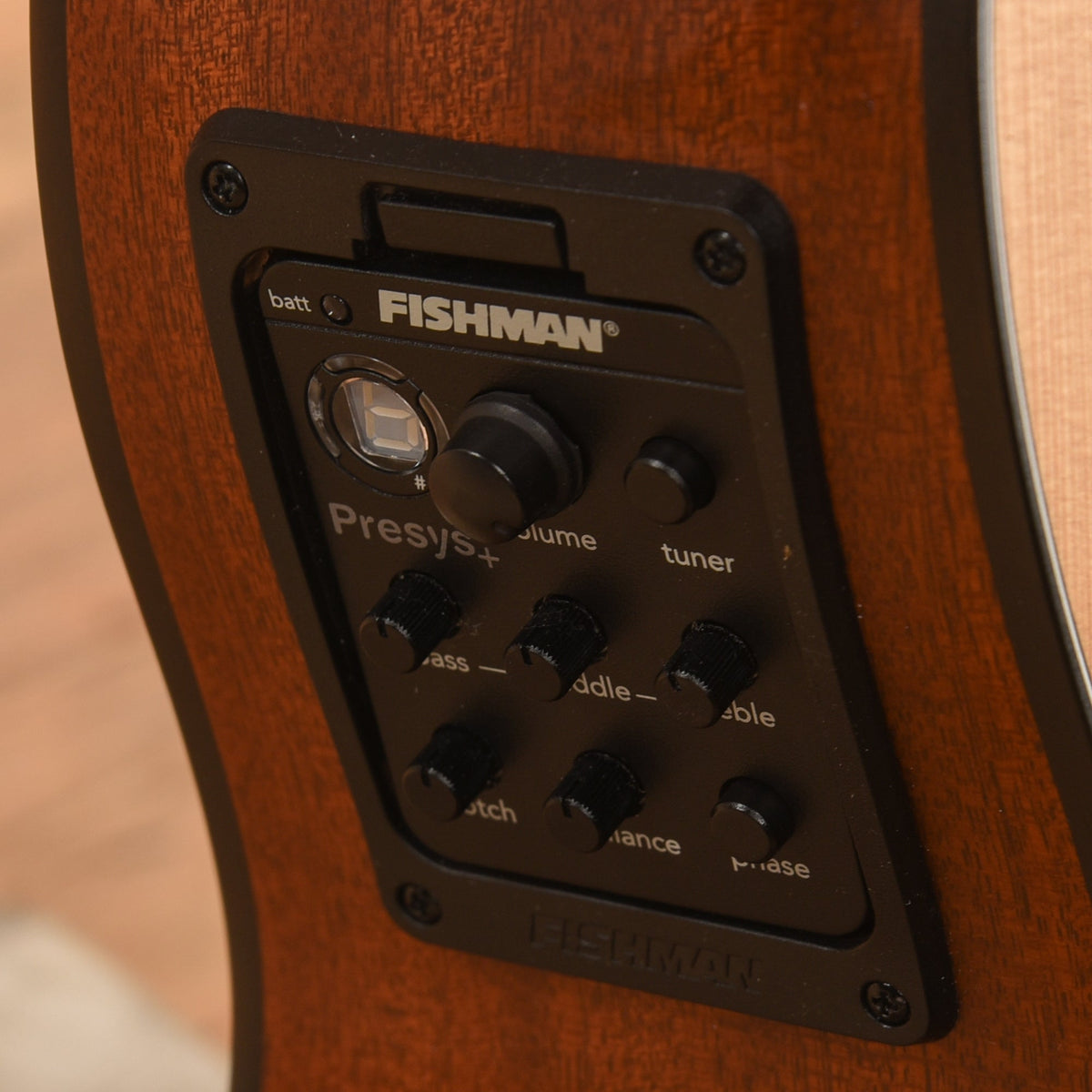 Martin OMC-1E Natural 2010 - View 10 | MusicMarket