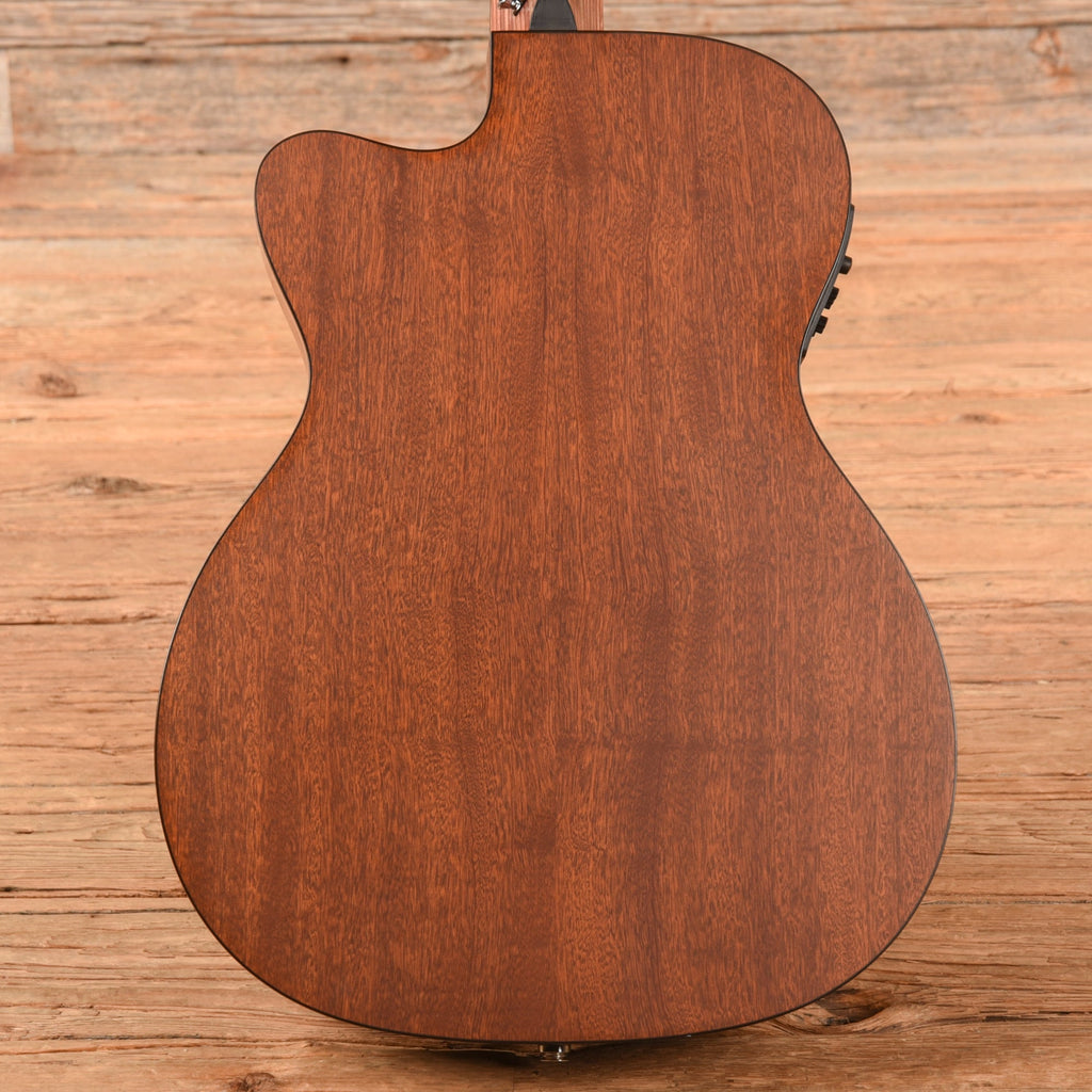 Martin OMC-1E Natural 2010 - View 3 | MusicMarket