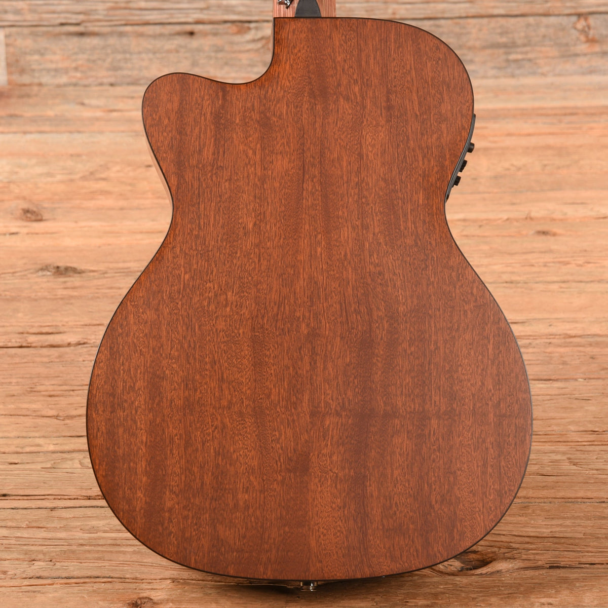 Martin OMC-1E Natural 2010 - View 3 | MusicMarket