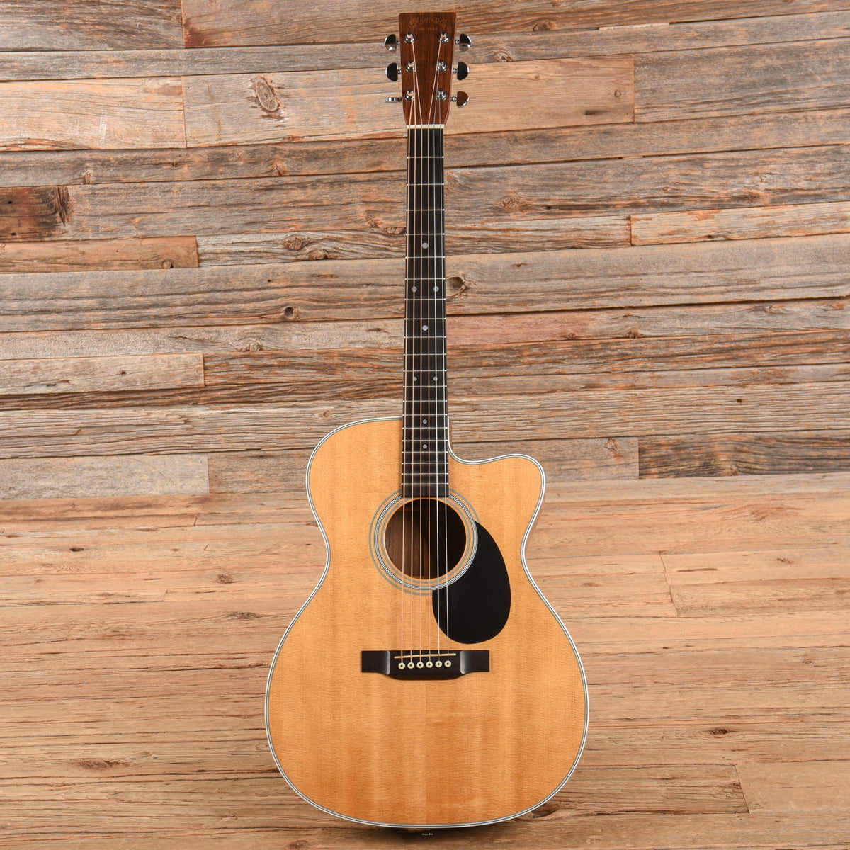 Martin OMC-28E Natural 2013 - View 4 | MusicMarket