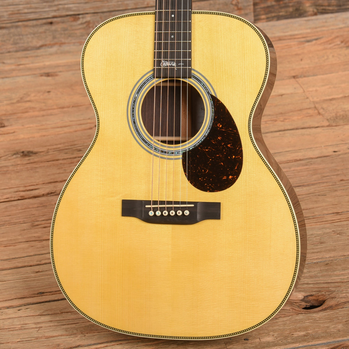 Martin OMJM John Mayer Natural - View 2 | MusicMarket