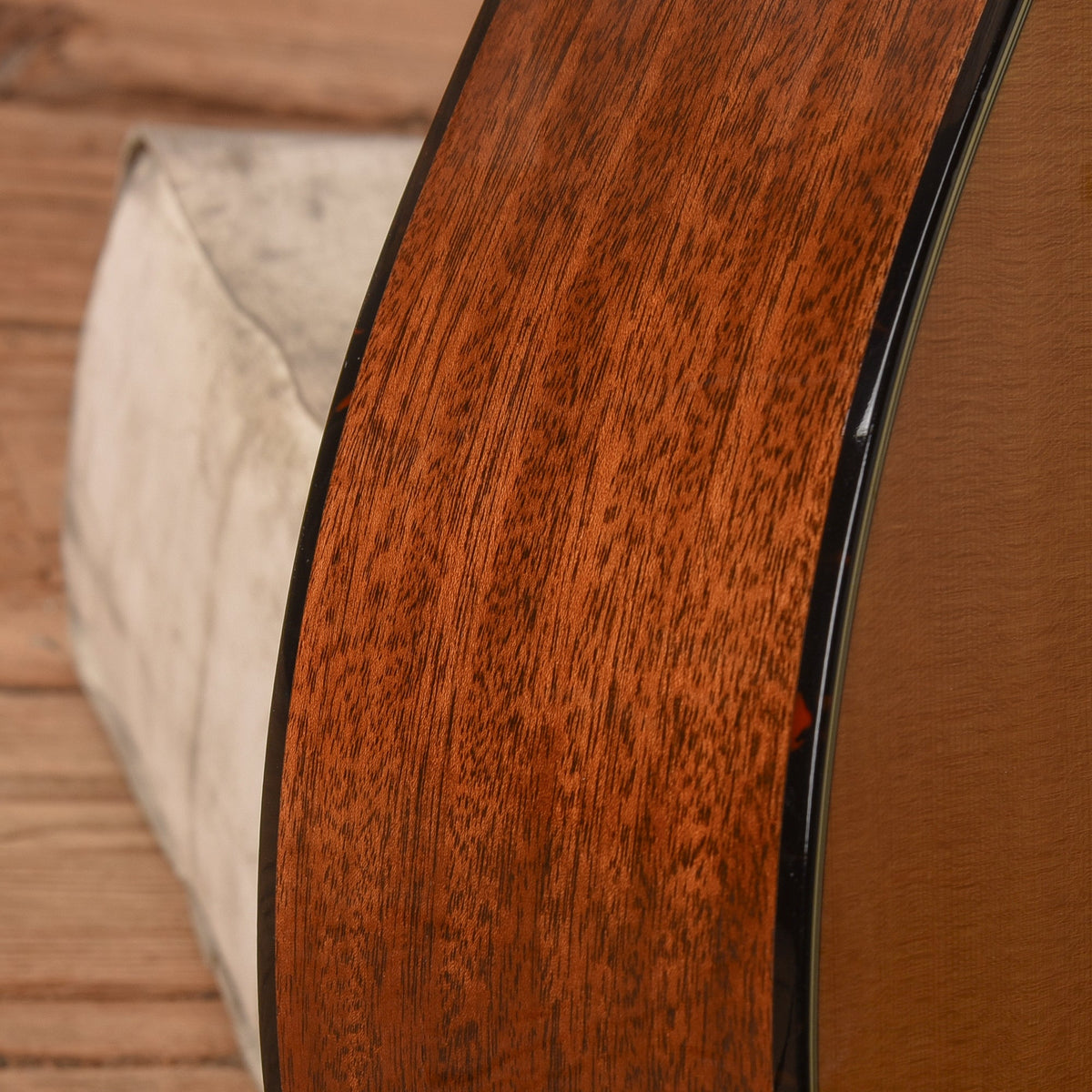 Martin Standard Series 00-18 Natural 2021 LEFTY - View 10 | MusicMarket