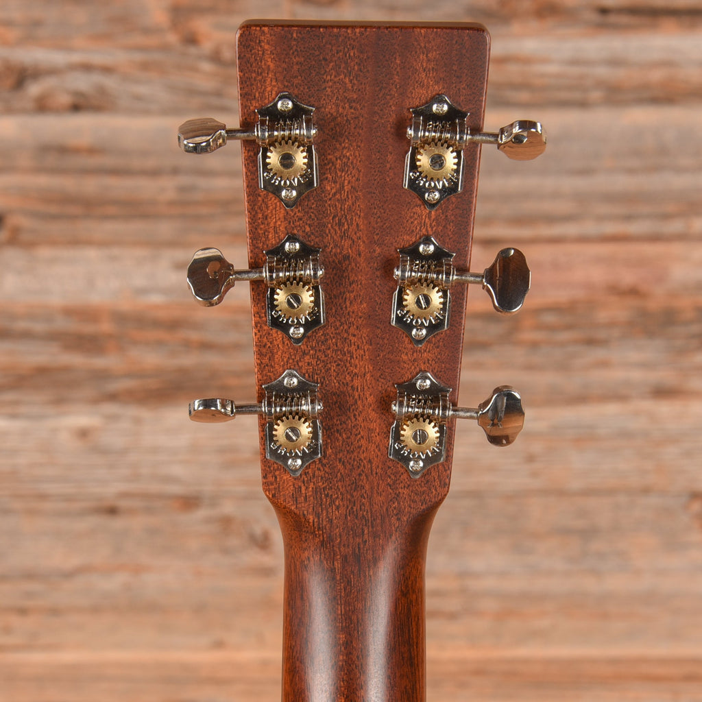 Martin Standard Series 00-18 Natural 2021 LEFTY - View 7 | MusicMarket
