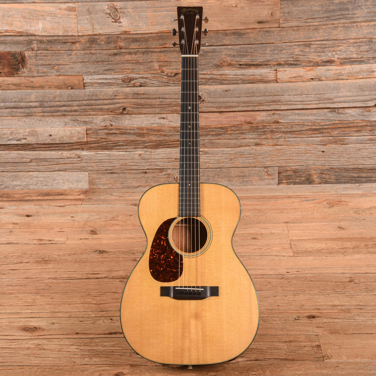 Martin Standard Series 00-18 Natural 2021 LEFTY - View 4 | MusicMarket