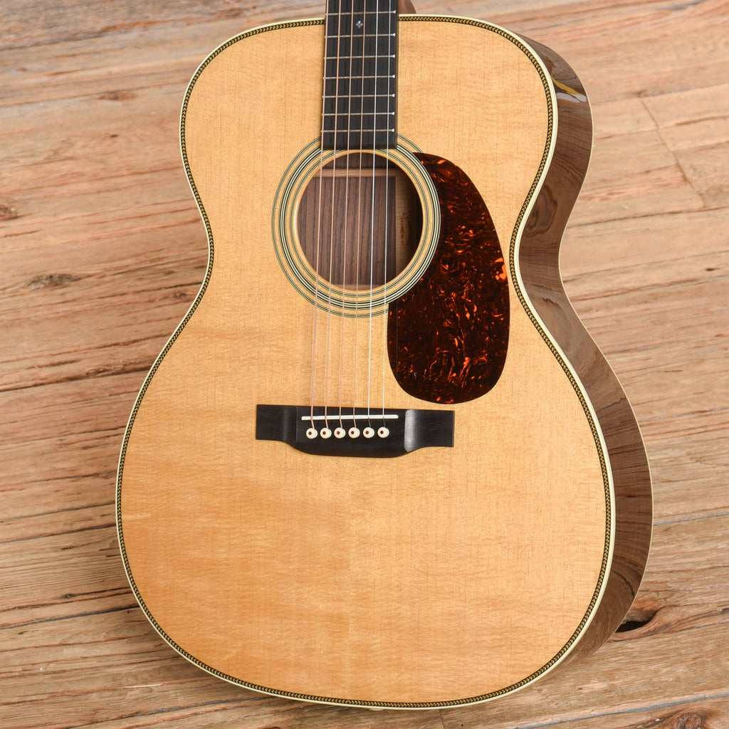 Martin Standard Series 000-28 Natural 2020 - View 2 | MusicMarket