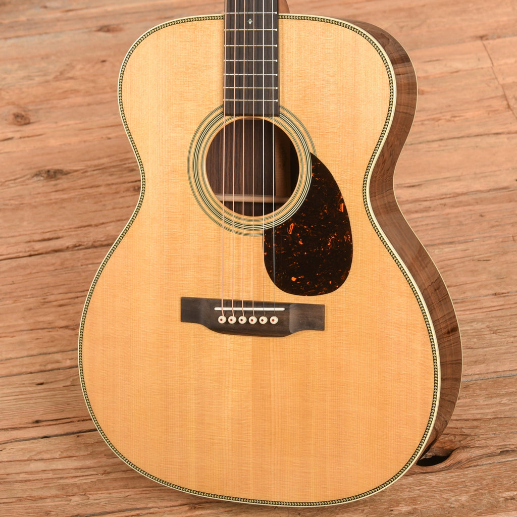 Martin Standard Series OM-28 Natural 2024 - View 2 | MusicMarket