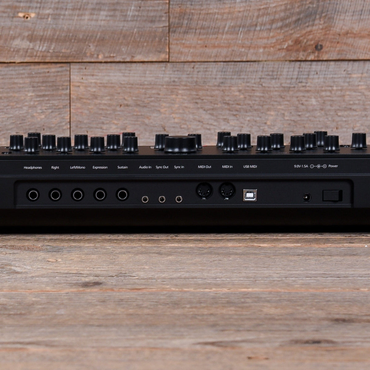 Modal Electronics Argon8X 61 Key 8 Voice Polyphonic Wavetable Synthesizer - View 3 | MusicMarket