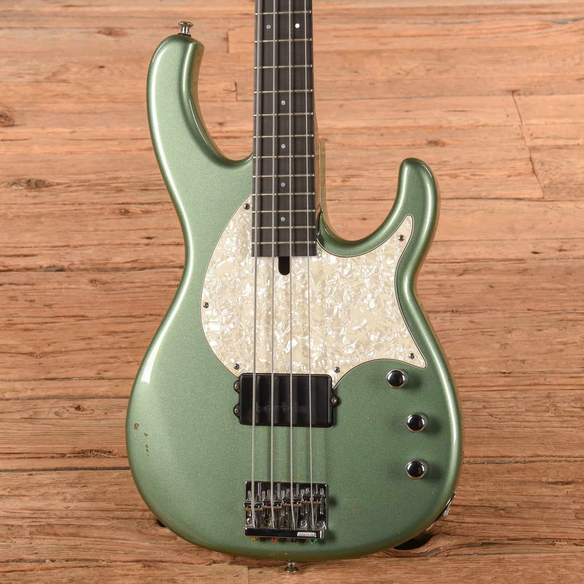 Modulus FB4 Metallic Green - View 2 | MusicMarket
