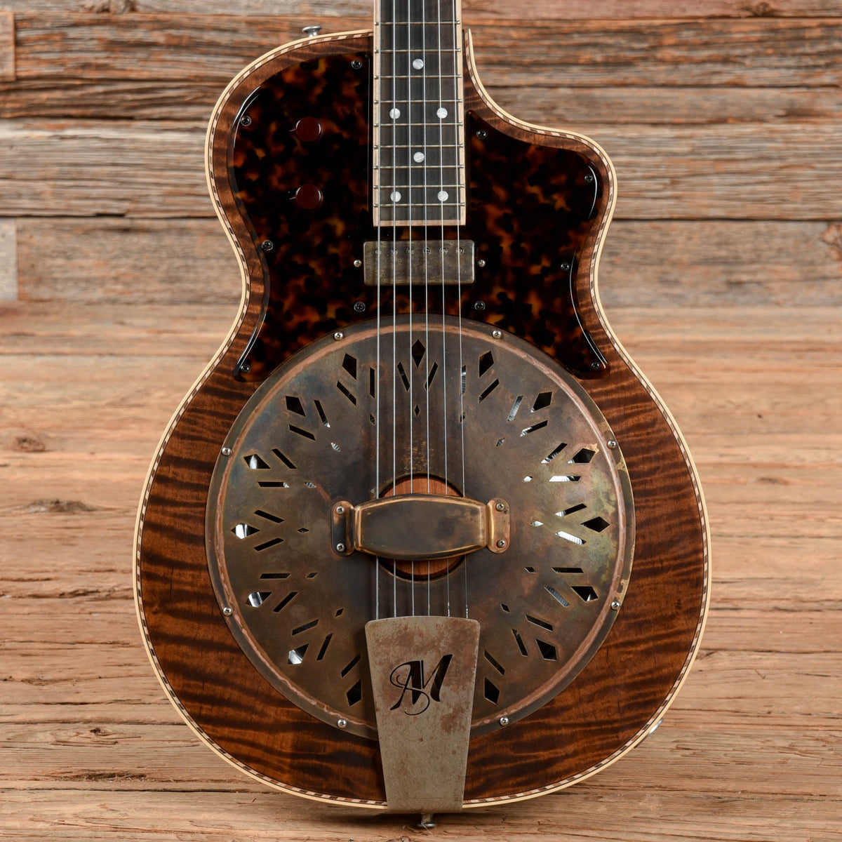 Mule Custom Mavis Cutaway Flame Maple Top Natural - MusicMarket