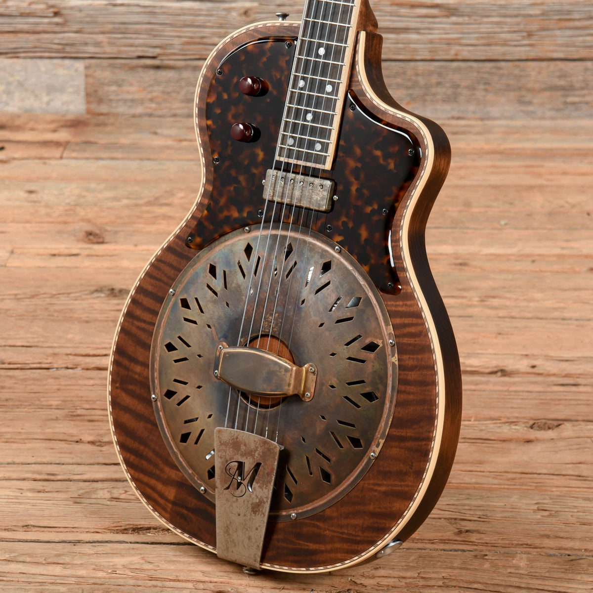 Mule Custom Mavis Cutaway Flame Maple Top Natural - View 2 | MusicMarket