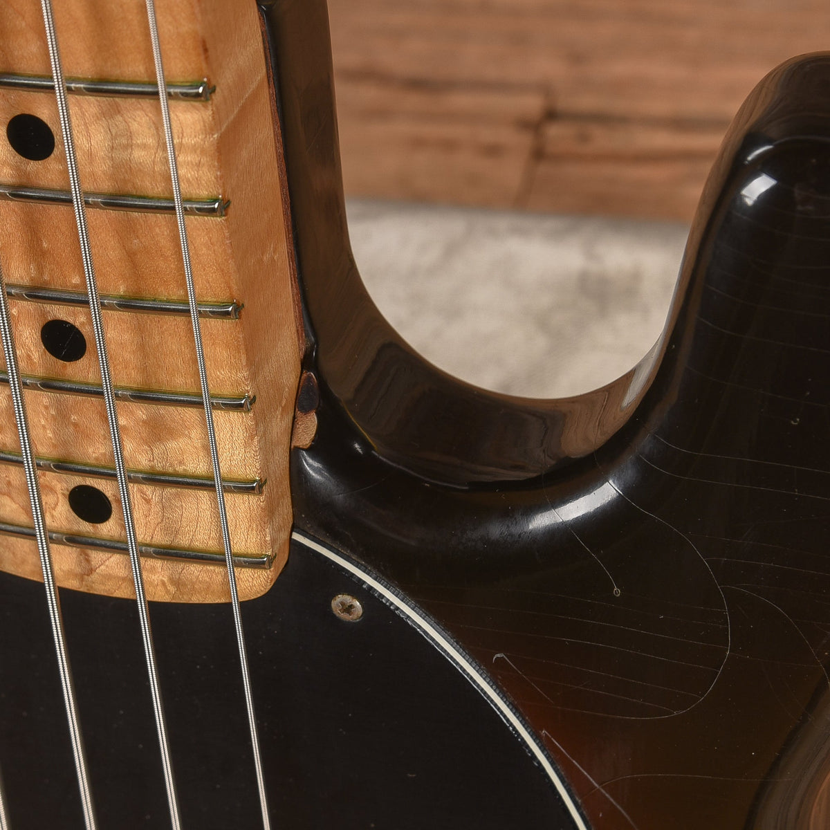 Music Man '77 StingRay Body w/'90 StingRay Neck Sunburst - View 11 | MusicMarket