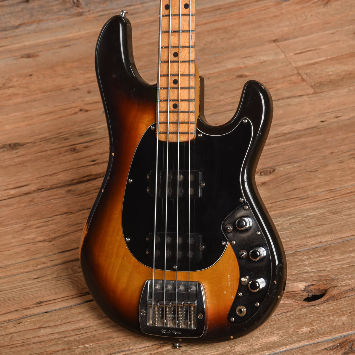 Music Man Sabre Bass Sunburst 1979 - View 2 | MusicMarket