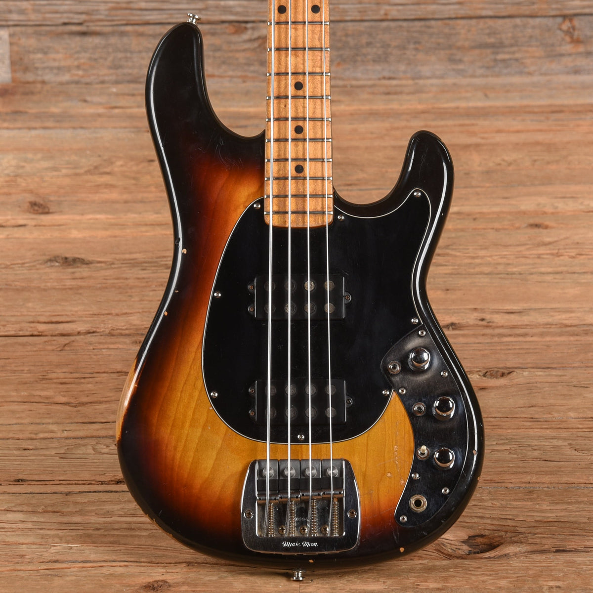 Music Man Sabre Bass Sunburst 1979 - MusicMarket