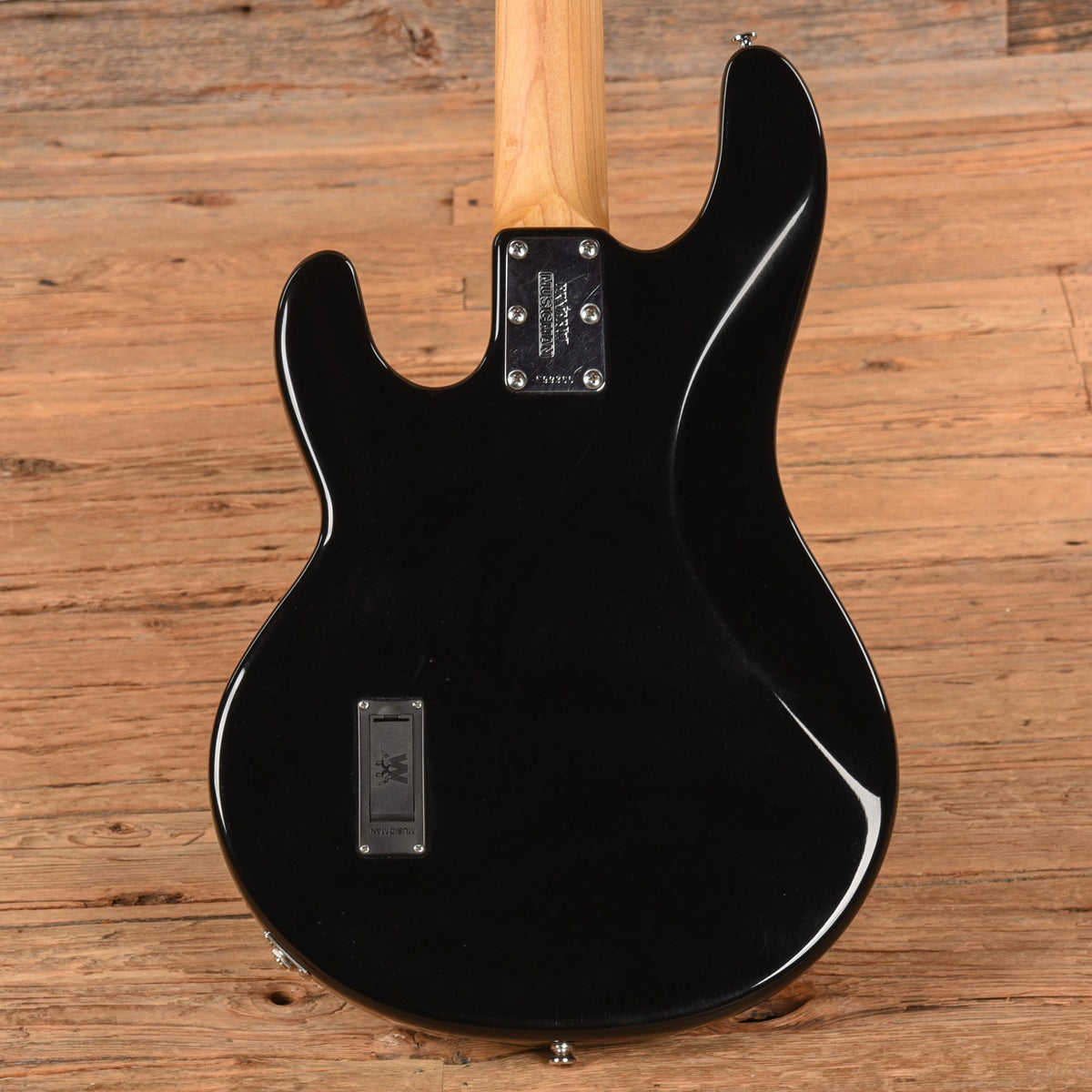Music Man StingRay 4 H 3EQ Black 2016 - View 3 | MusicMarket