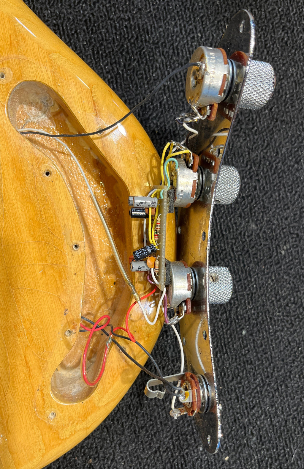 Music Man StingRay Natural 1978 - View 10 | MusicMarket
