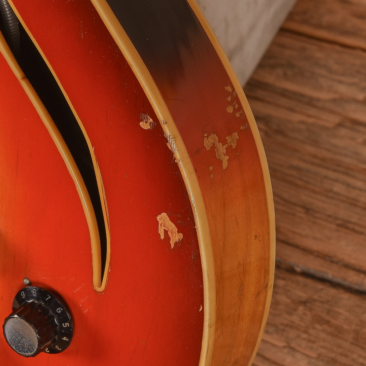 Musicraft Messenger Sunburst 1967 - View 11 | MusicMarket