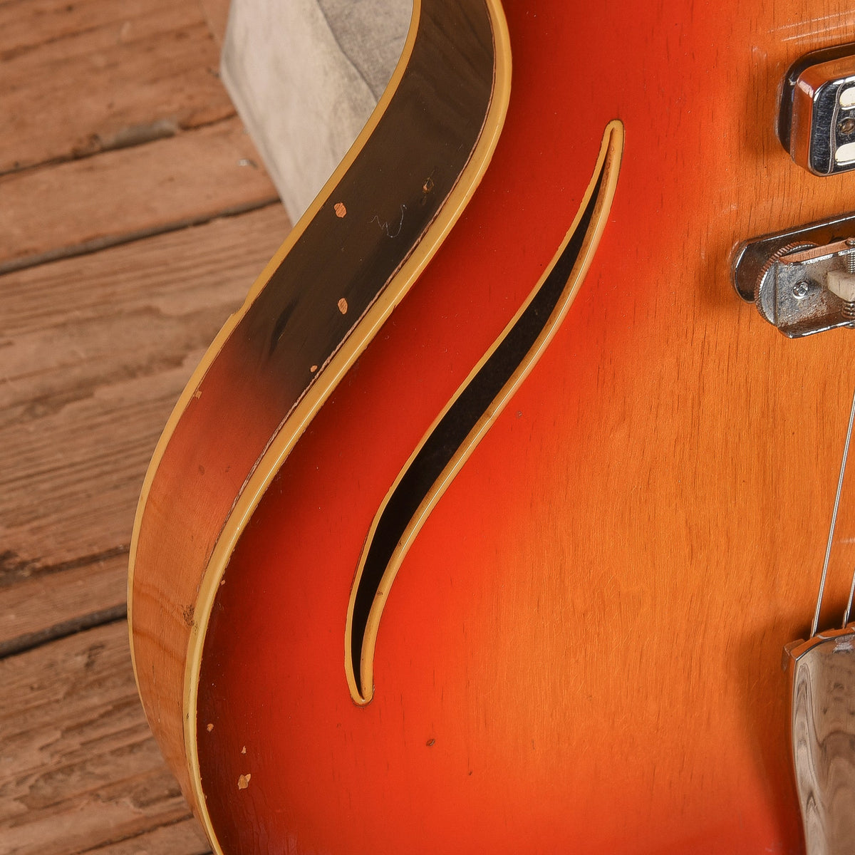 Musicraft Messenger Sunburst 1967 - View 10 | MusicMarket