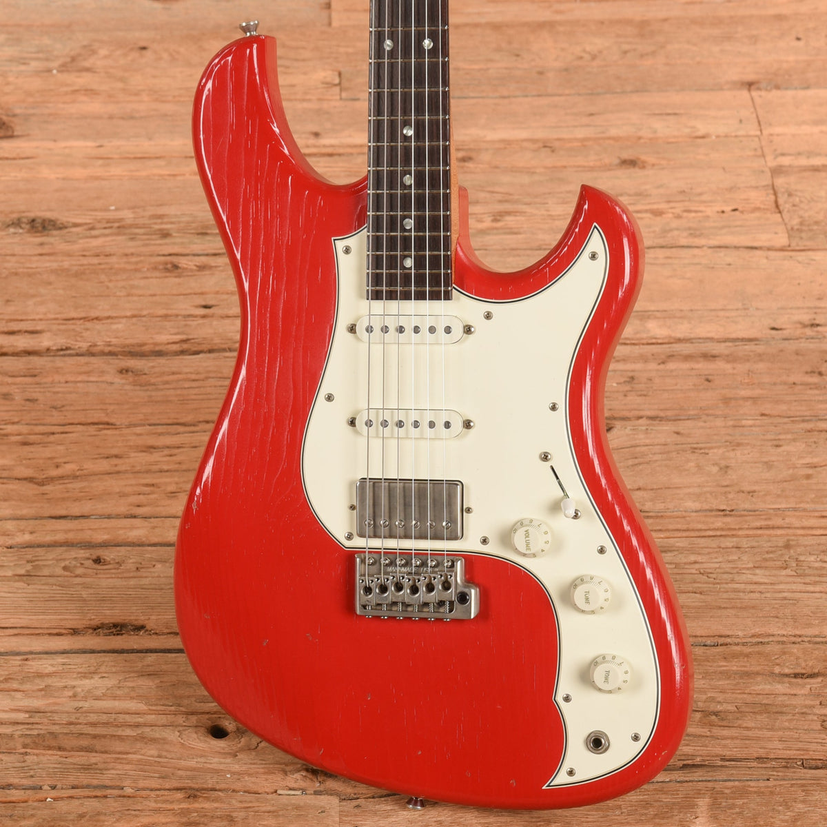Novo Idris Red 2025 - View 2 | MusicMarket