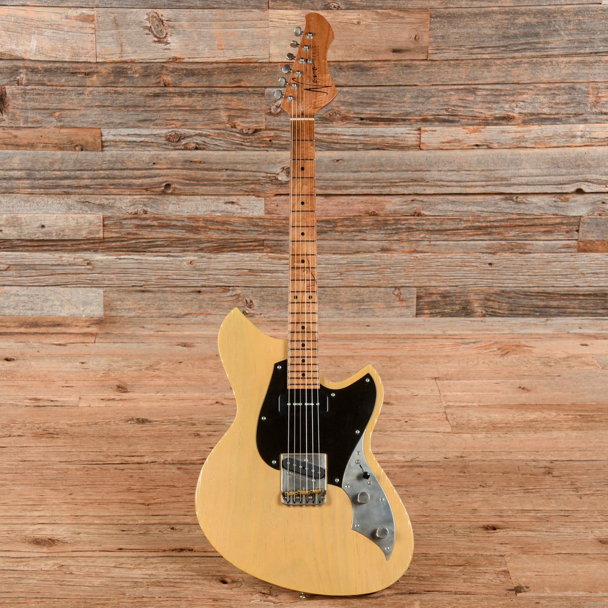 Novo Serus T Butterscotch Blonde - View 4 | MusicMarket