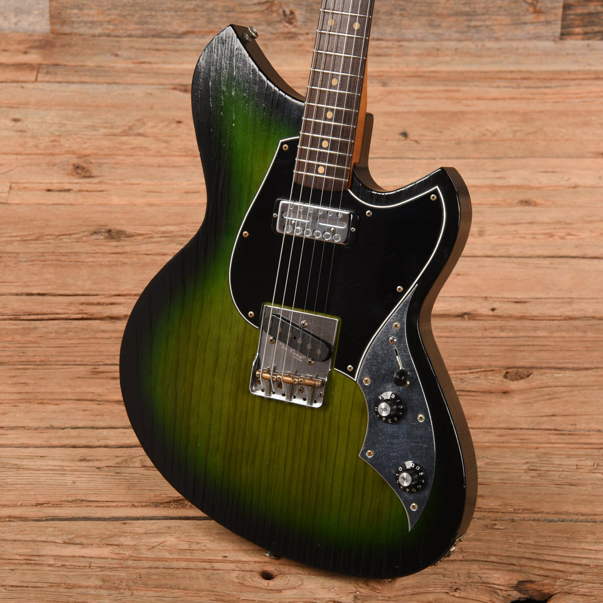 Novo Serus T Cat's Eye Burst - View 2 | MusicMarket