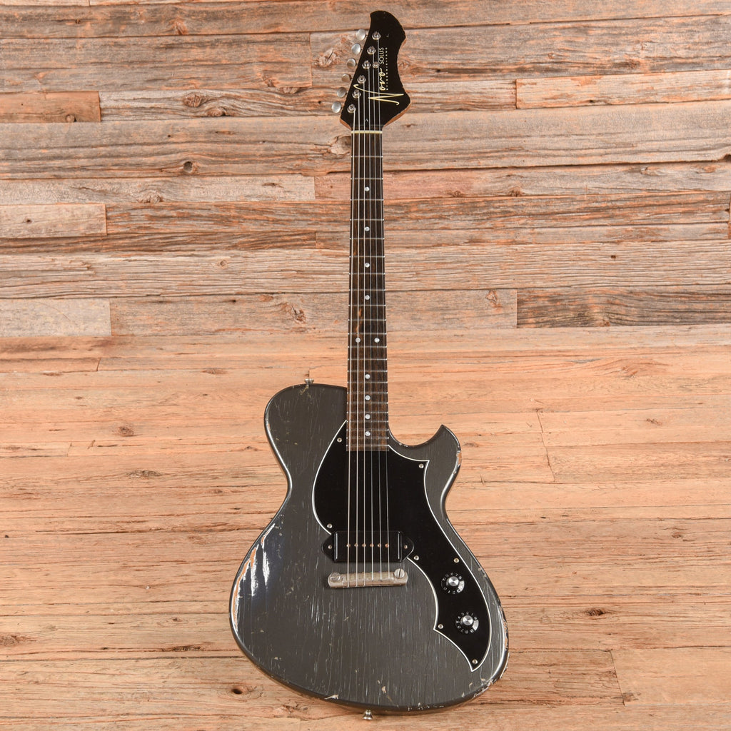 Novo Solus M1 Charcoal Frost 2023 - View 4 | MusicMarket
