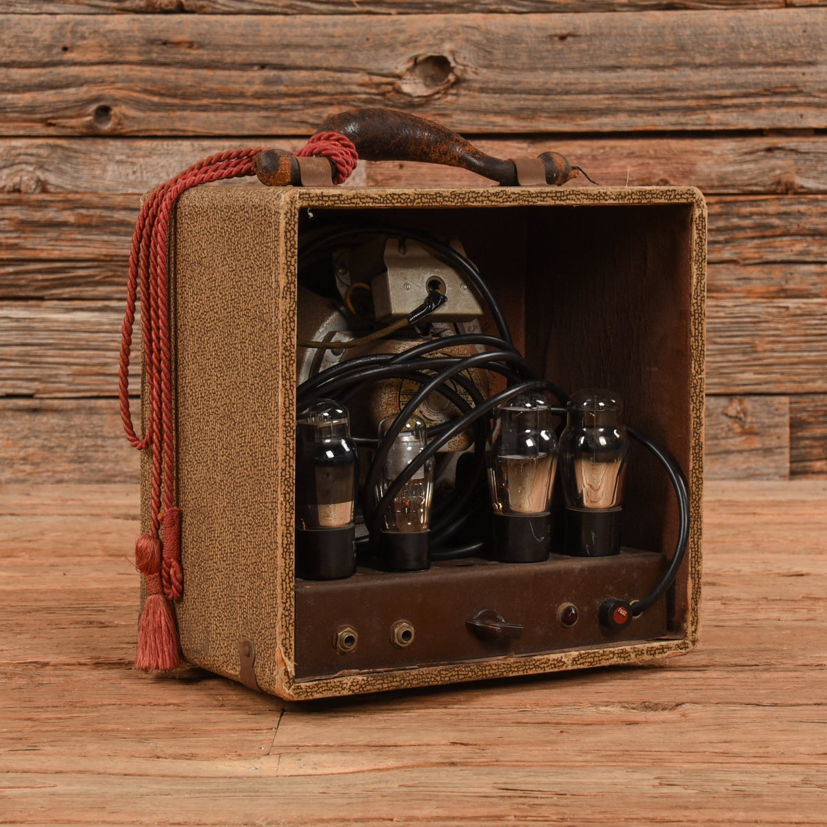 Oahu 1x8" Combo 1940s - View 2 | MusicMarket