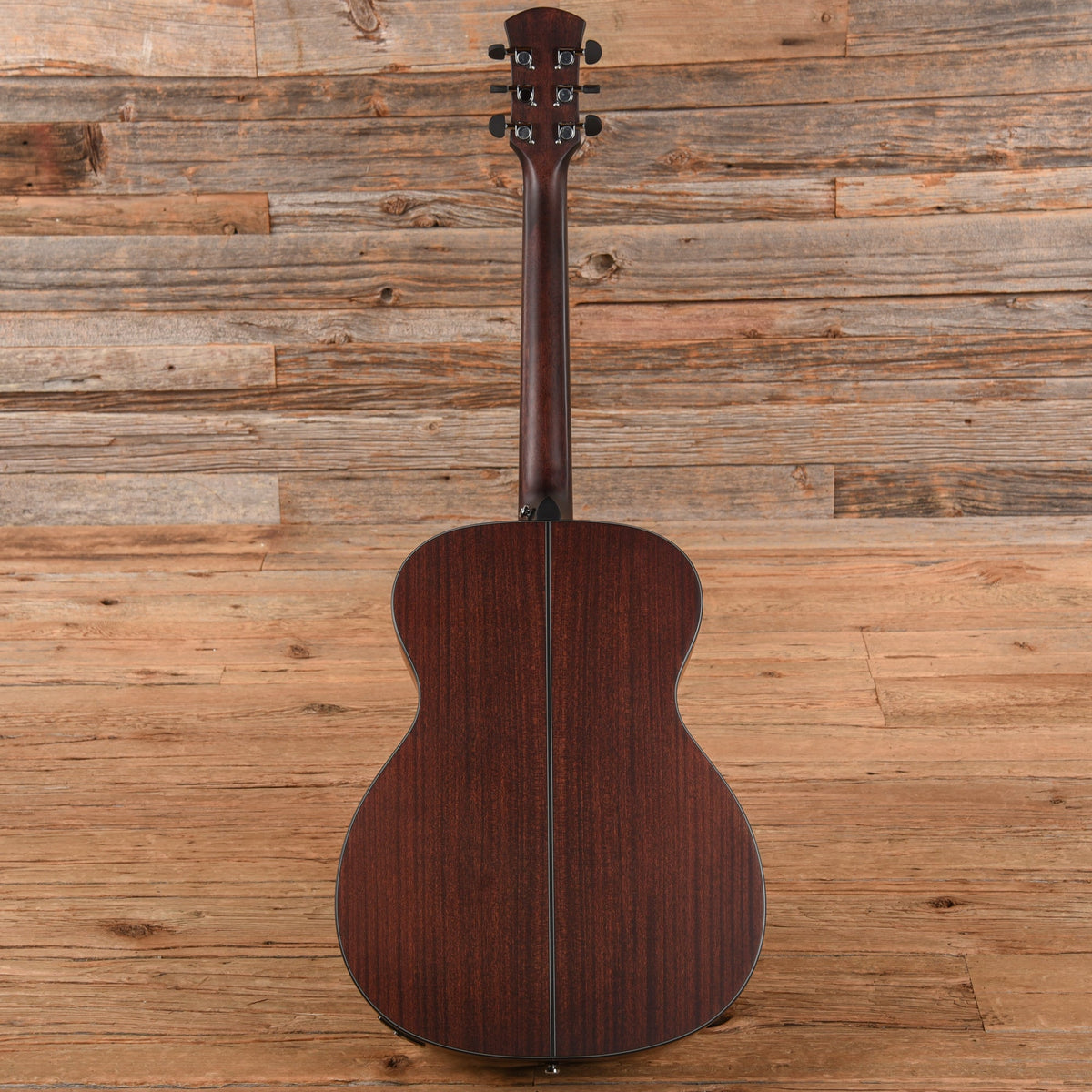 Orangewood Oliver Mahogany Live Acoustic-Electric Guitar - View 5 | MusicMarket