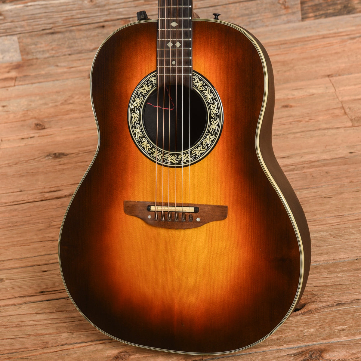 Ovation 1612 Custom Balladeer Sunburst 1979 - View 2 | MusicMarket