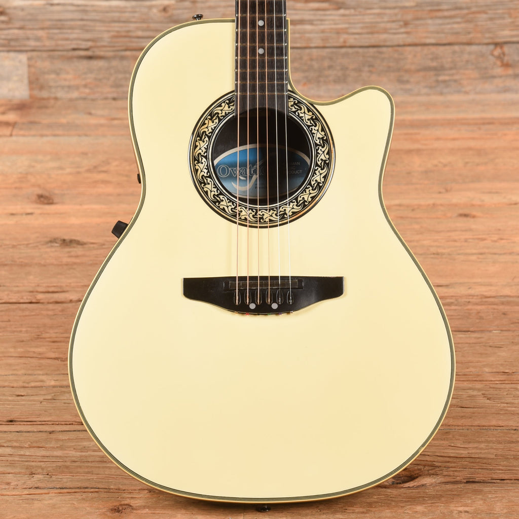 Ovation 3862 White - MusicMarket