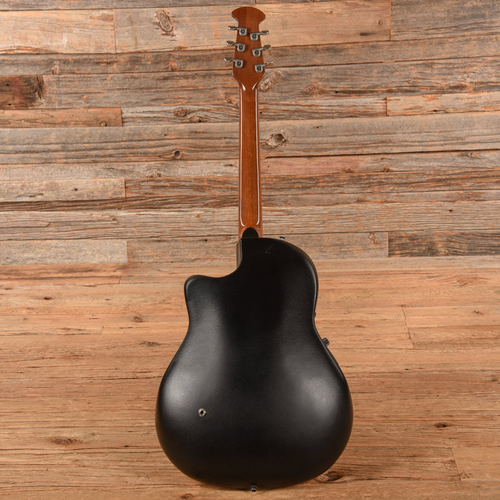 Ovation 3862 White - View 5 | MusicMarket