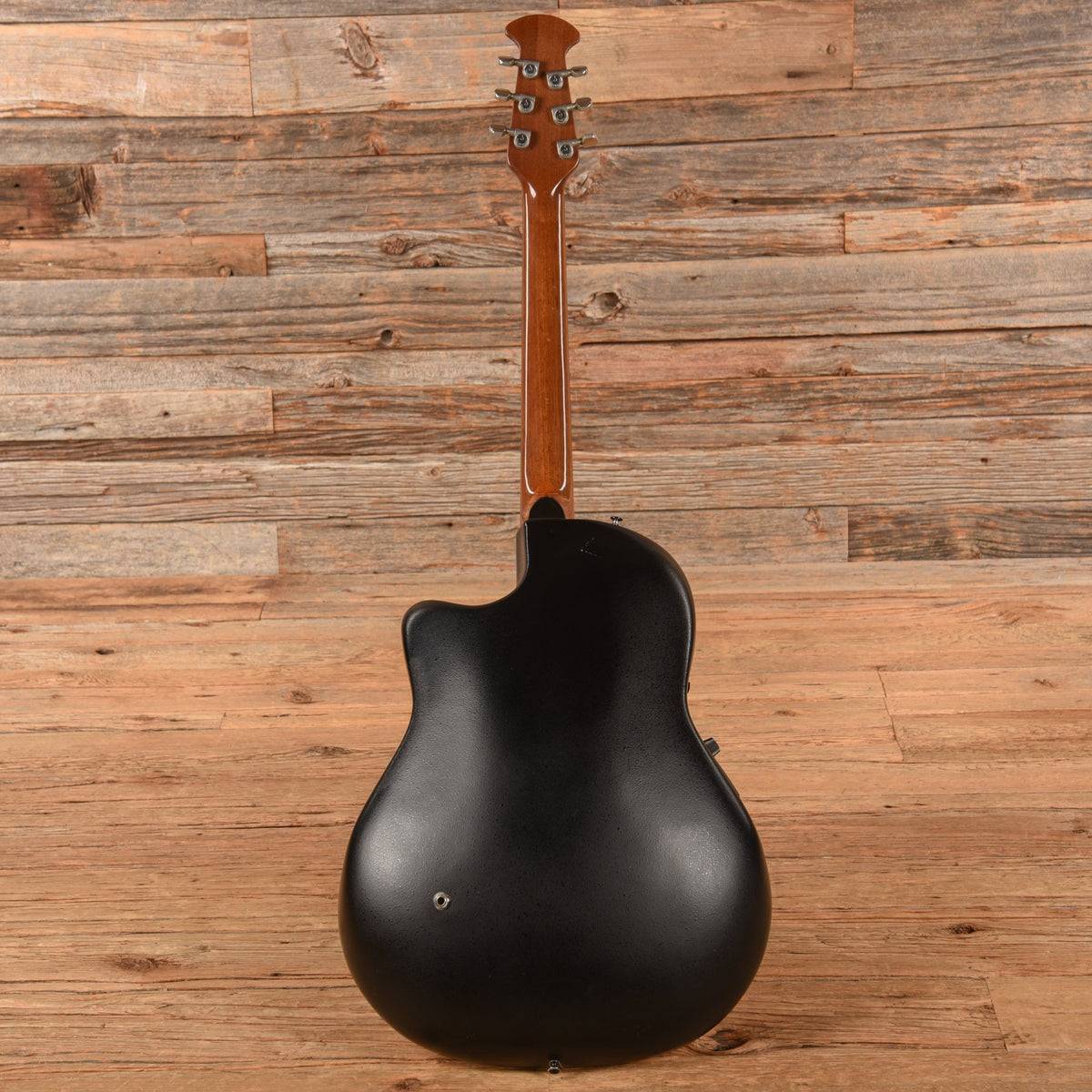 Ovation 3862 White - View 5 | MusicMarket