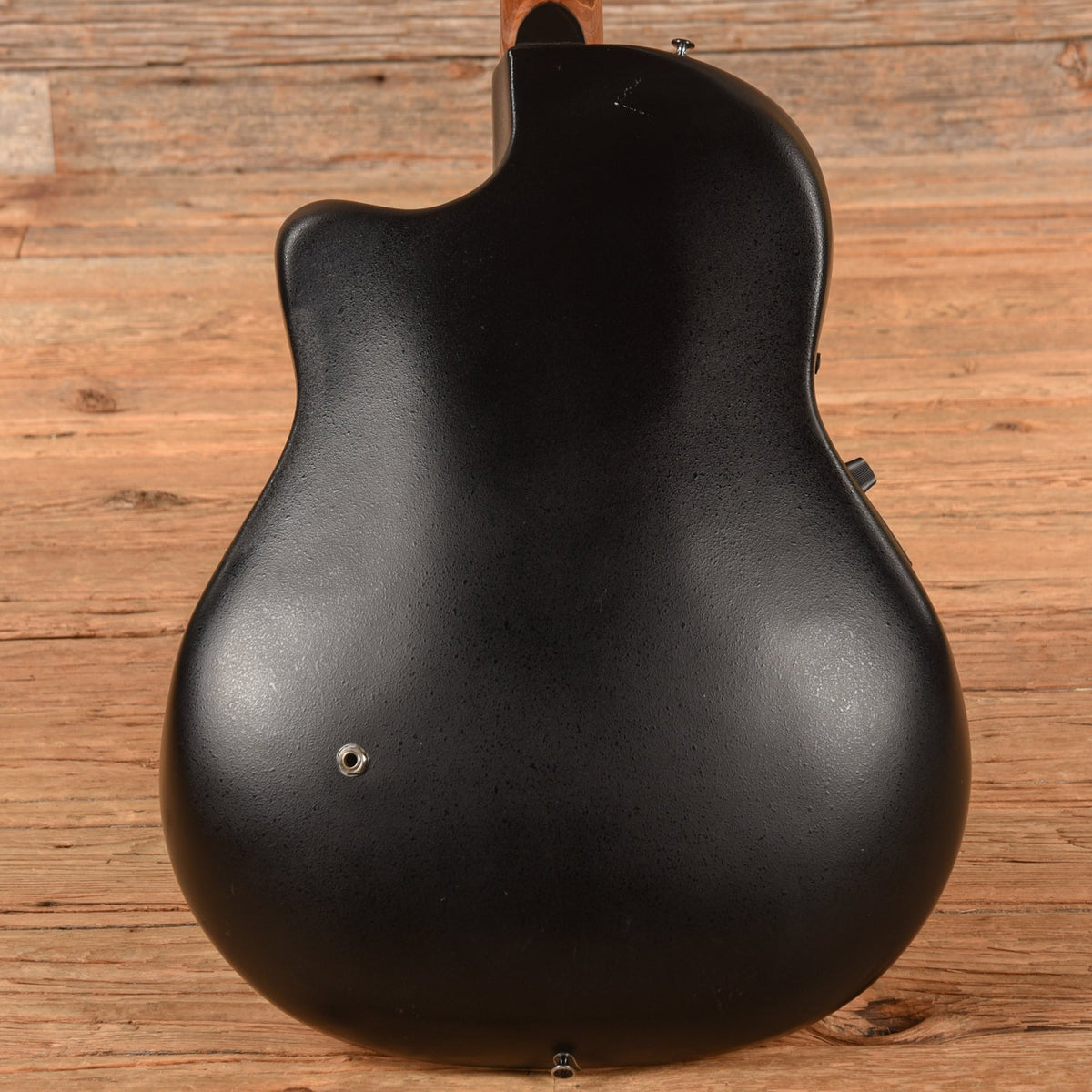 Ovation 3862 White - View 3 | MusicMarket