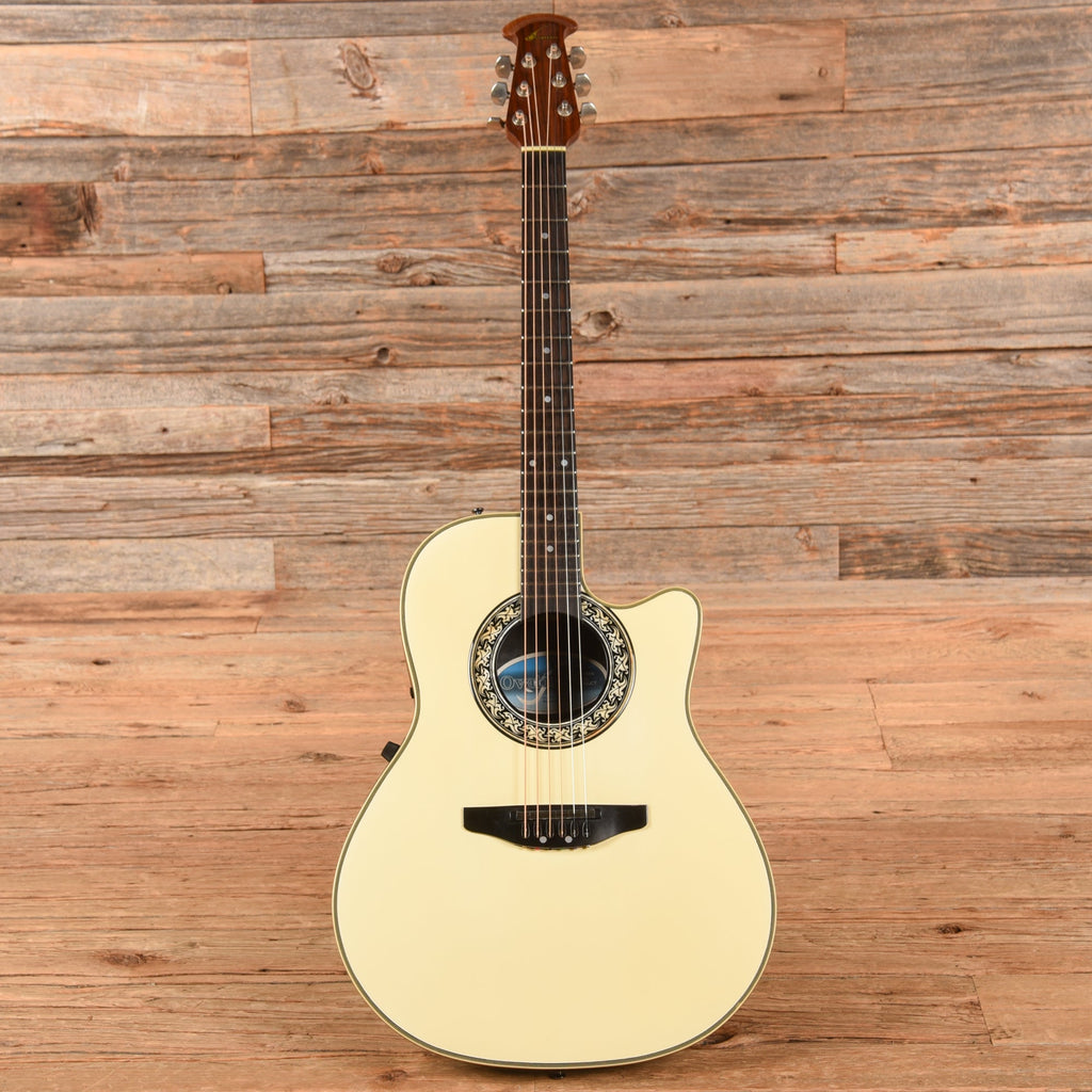 Ovation 3862 White - View 4 | MusicMarket