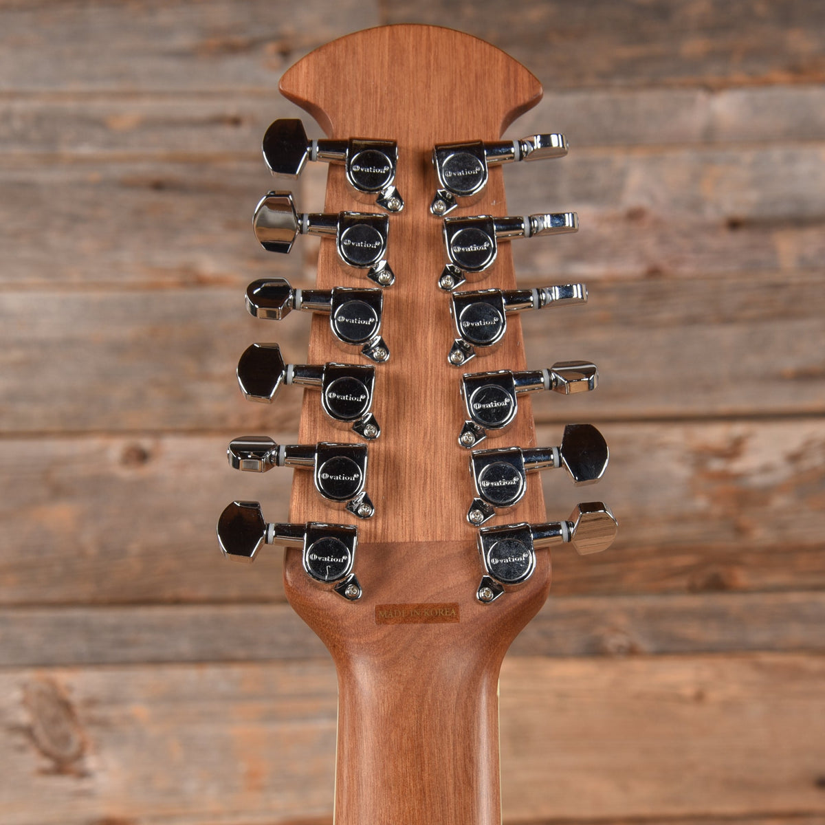 Ovation Celebrity CC045 Sunburst - View 7 | MusicMarket