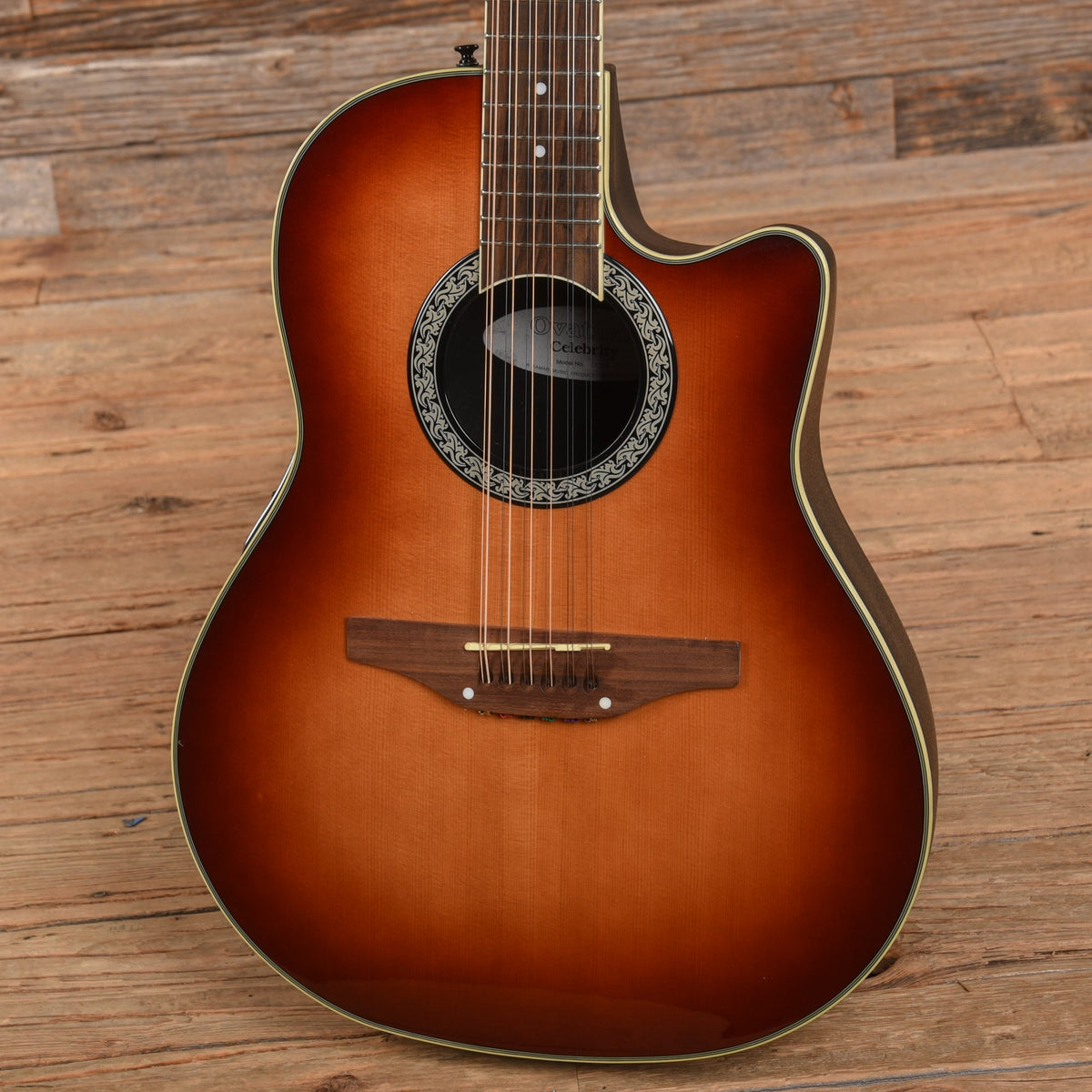 Ovation Celebrity CC045 Sunburst - View 2 | MusicMarket
