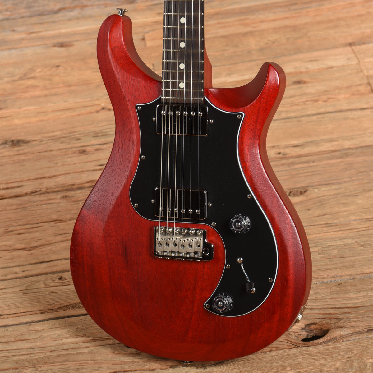 PRS S2 Standard 22 Satin Cherry 2023 - View 2 | MusicMarket