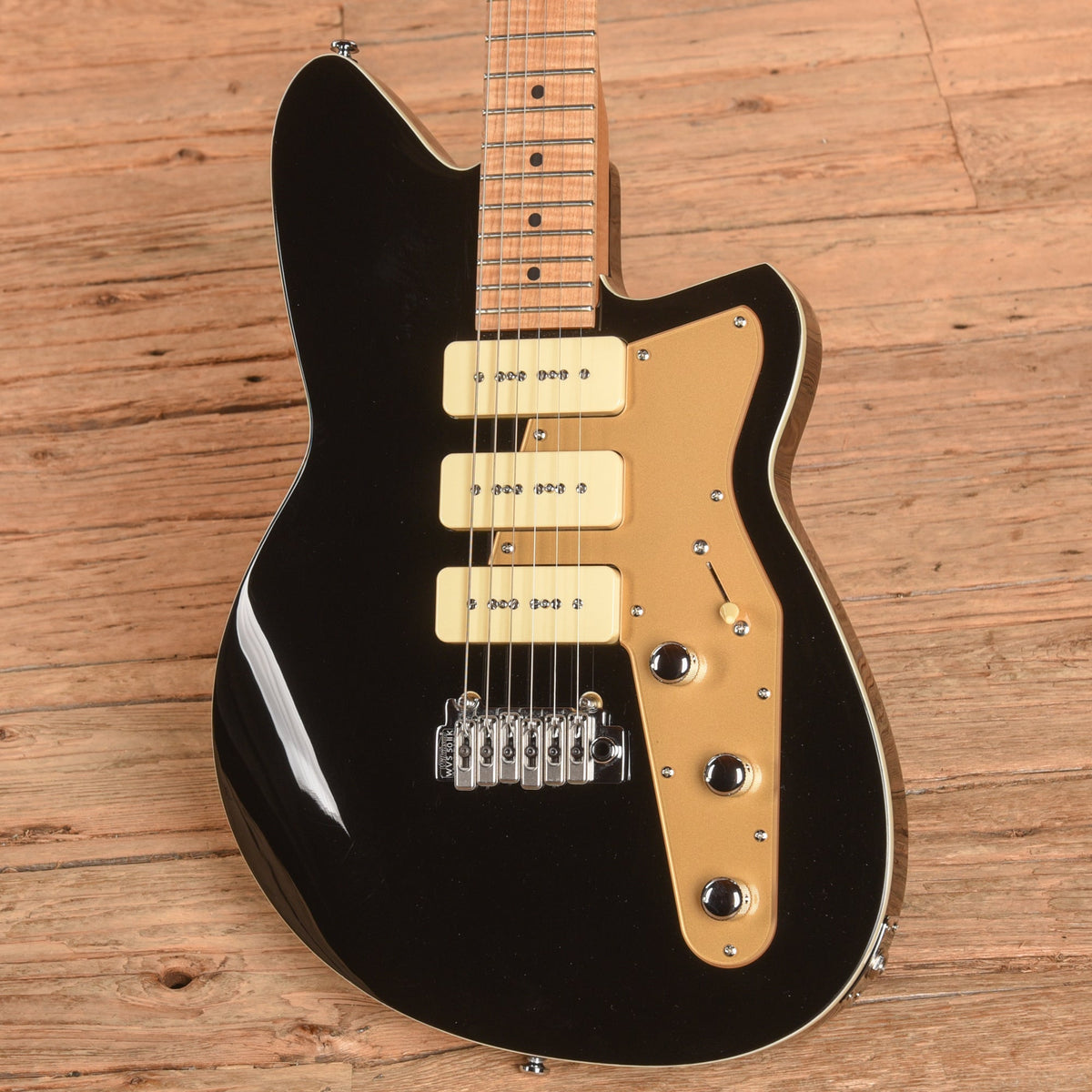 Reverend Jetstream 390 Black - View 2 | MusicMarket