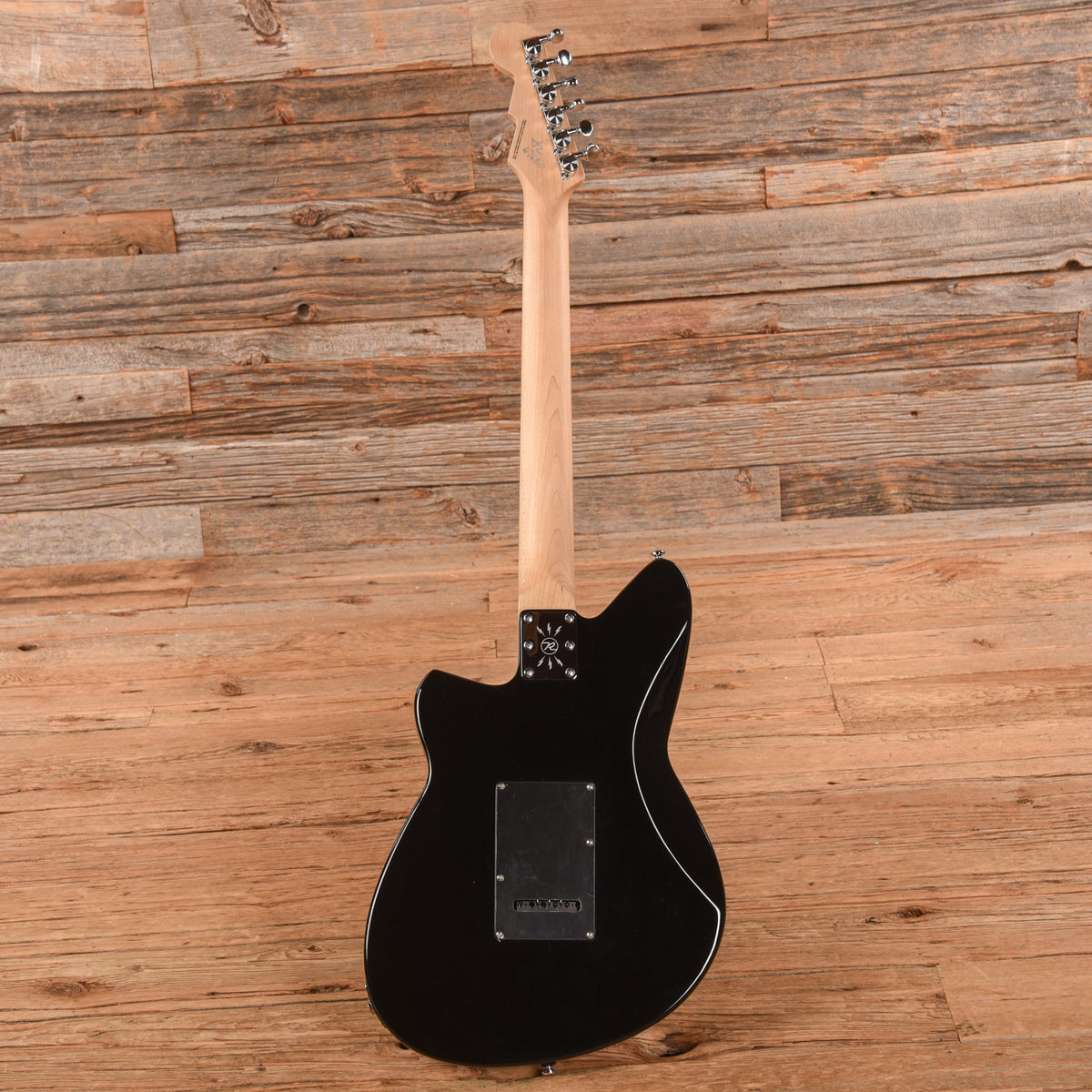 Reverend Jetstream 390 Midnight Black - View 5 | MusicMarket